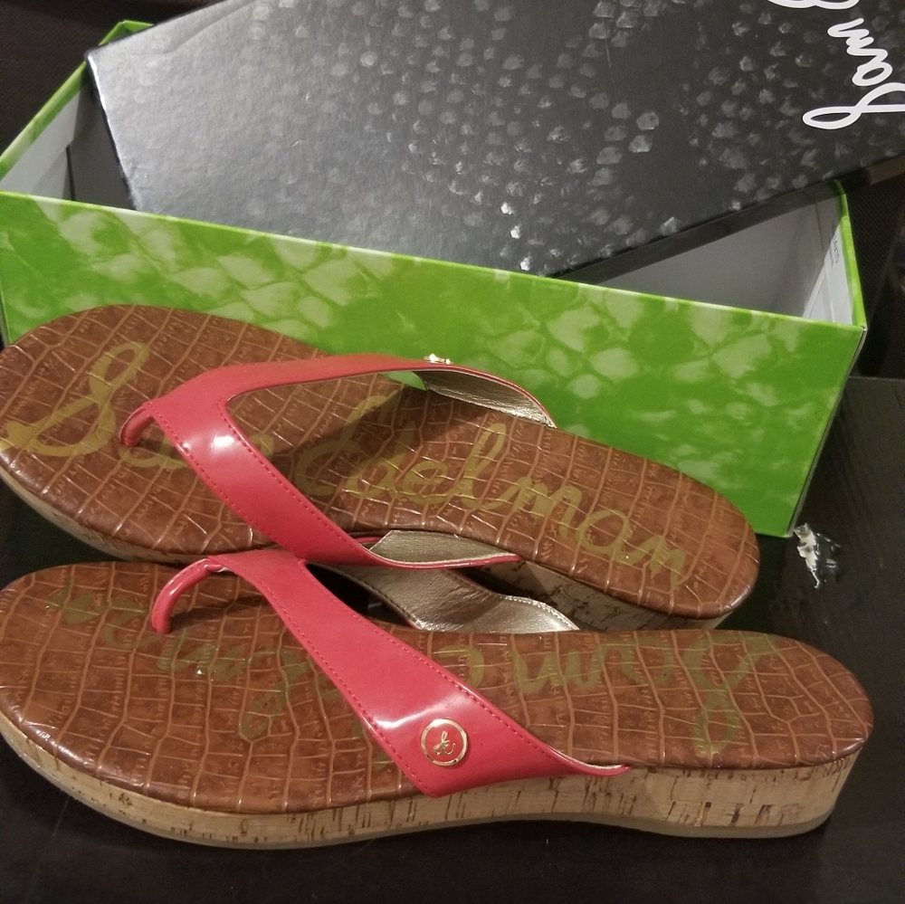 SIZE 8.5 SANDALS - Picture 5 of 5